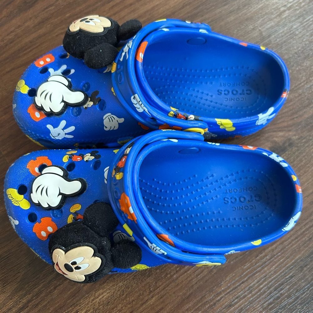 CROCS Kids Blue Mickey Mouse Sandals - Picture 2 of 6